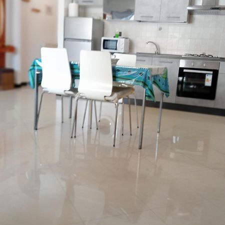 Airport House Mariel Apartment เจนัว ภายนอก รูปภาพ